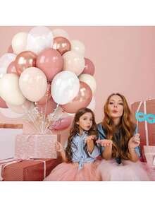 35 piezas de globos de látex en colores rosa dorado, rosa, beige y blanco con acabados brillantes y metálicos. Son adecuados para cumpleaños, bodas, compromisos, despedidas de soltera, eventos de revelación de género y baby showers. Estos globos se pueden usar para decoraciones de fiestas DIY o como accesorios para fondos fotográficos. - Retro rosa y blanco - Ver 7