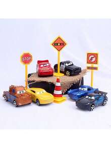 汽车总动员圣诞玩具套装 - 4/6/12 件装，包含 12 个带有特殊圣诞设计的角色人偶。适合作为圣诞派对礼物、蛋糕装饰，以及增添节日气氛。 - 彩色 - 查看 9