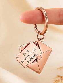 Móc khóa thép không gỉ khắc tên cá nhân này là một món quà tinh tế và nhỏ gọn, hoàn hảo cho Ngày Valentine, Giáng sinh hoặc Kỷ niệm ngày cưới dành cho bạn gái của bạn. Một phụ kiện đơn giản và thời trang. Tình yêu vĩnh cửu, Phong cách những năm 2000 - móc khóa - Xem 5