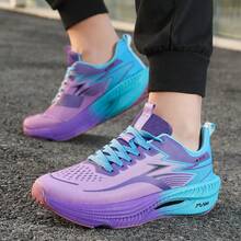 女士轻便透气交叉绑带训练时尚运动鞋 - 低帮运动鞋，采用厚底高回弹真碳板，具有减震足弓支撑和防滑鞋底设计，适合慢跑、健身、跑步、徒步、驾车旅行、日常休闲和户外露营运动。