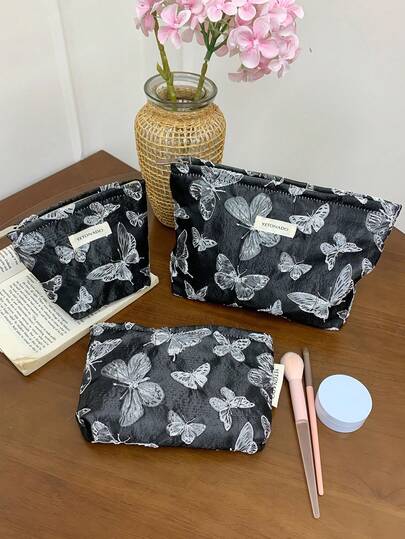 1 件装节日礼物黑色银色蝴蝶提花女士化妆包便携大容量拉链化妆包，适合旅行度假，可收纳卫生巾、钥匙、手机、充电器、口红、化妆品、香水、化妆刷等，也可作为护肤品和美容产品的收纳包。适合女性、学生、女学生，可作为新年礼物、圣诞节礼物或朋友礼物。