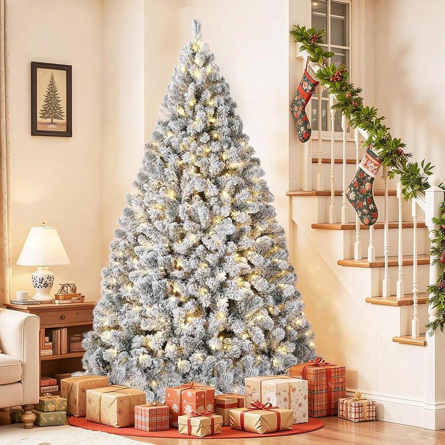 Árbol de Navidad artificial pre-iluminado con puntas de rama, Pino de Navidad de PVC de 4,5 pies / 6 pies / 7,5 pies con 250 led blancos cálidos,Árboles de vacaciones con soporte de metal,Fácil montaje - Decoración de Navidad interior para el hogar, la oficina - 4,5 pies - Ver 1