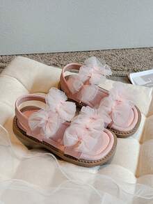 1 Pair Pink Tulle Bow Kids Flat Sandals, Non-Slip & Durable, Low-Top Lace-Up Design, Dreamy Princess Style, Suitable For Kindergarten Outings On Weekends - Pink - View 2