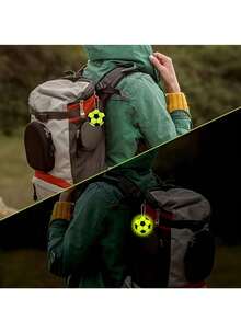 10个卡通狗爪反光钥匙扣套装，夜间高可见度，适用于狗绳、背包或钥匙装饰，时尚实用，可用作钥匙扣、背包、宠物项圈、夜间骑行配件