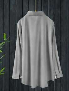 大码女士休闲灰色衬衫，采用柔软舒适、轻盈透气的涤纶面料，略带弹性，尺码宽松，适合春夏穿着，可叠穿或日常、办公、工作、度假等场合。 - 灰色 - 查看 3