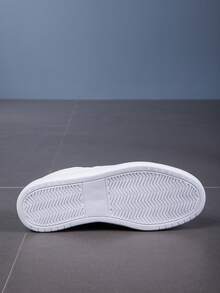 Women's Retro Mary Jane Sneakers Platform Cushioned Sole Casual Street Style Shoes - White - View 3