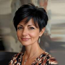 P4/27 高光精灵短发假发，带刘海，6英寸，150%密度，直发造型，适合女性，混合灰白发色，1B层次感直发，巴西原生发，无胶假发，完美适用于音乐节、母亲节、狂欢节、情人节、万圣节、万圣节、圣诞节、角色扮演、春夏秋冬等各种场合。 - 彩色 - 查看 13