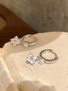 1 Pair Sparkling Four-Leaf Clover Faux Pearl Earrings, Fashionable & Elegant Niche Design, Versatile, High-End, Gift For Holidays