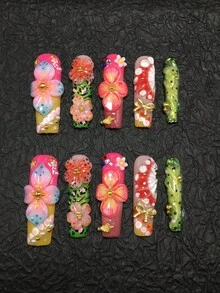 10片4.5厘米手工方形假指甲，饰以水钻、圆点和花瓣，适合女性和女孩，可用于聚会、节日和日常佩戴，可作为美甲贴纸套装使用。美甲配件，亚克力美甲套装，包含套装、手工压制美甲贴片、假指甲贴纸和美甲用品。手工按压式美甲贴片 - 彩色 - 查看 1