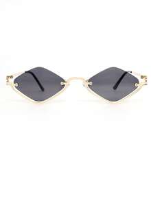 一副女士时尚半框几何图案眼镜，适合街拍、户外旅行、夏季海滩等场合，可搭配各种配饰 - 黑灰 - 查看 6