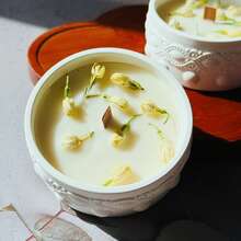 1pc/Box, Vintage Embossed Plaster Cup Scented Candle, Fresh And Elegant, Fragrant Aroma, Creates A Comfortable, Relaxing And Romantic Ambiance, Suitable For Indoor, Outdoor, Wedding, Confession, Valentine's Day, Commercial Venues, Anniversary, Easter And Home Decor