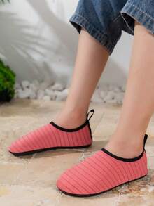 男女童沙滩水鞋赤脚卡通瑜伽袜速干游泳冲浪鞋，新款训练软底防滑幼儿夏季沙滩涉水鞋 - 玫紅色 - 查看 3