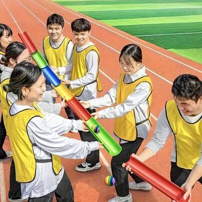 一套彩色U型凹槽能量传递团队建设游戏 - 互动式户外拓展训练道具，多人趣味运动比赛器材，有助于提高团队凝聚力、协作能力、团队精神和户外活动能力