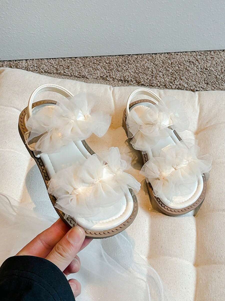 1双粉色薄纱蝴蝶结儿童平底凉鞋，防滑耐穿，低帮系带设计，梦幻公主风，适合幼儿园周末郊游。 - 白色 - 查看 1