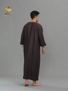 AL HARAMAIN Jubah Sholat Pria AL HARAMAI yang Sederhana dan Modis, Jubah Panjang Pria yang Elegan - Jubah Sholat Lengan Tiga Perempat yang Lembut, Dapat Dicuci dengan Mesin, Cocok untuk Dipakai Sepanjang Tahun, Cocok untuk Ramadan dan Acara Formal | Desain Leher Bulat | Kain Halus | - Coklat - View 8