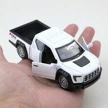 1 pieza (en bolsa) Escala 1/36, unicolor, Body de vehículo de juguete de aleación de zinc, réplica de la camioneta F150, adecuado para niños a partir de 3 años. Coche de juguete de aleación individual con mecanismo de extracción, se pueden abrir ambas puertas laterales. Ideal para regalos festivos, colecciones de juguetes, réplica de alta calidad de coche de juguete de aleación fundida, camioneta de estilo todoterreno de aleación de zinc para mayores de 3 años. Camioneta blanca - Blanco - Ver 1