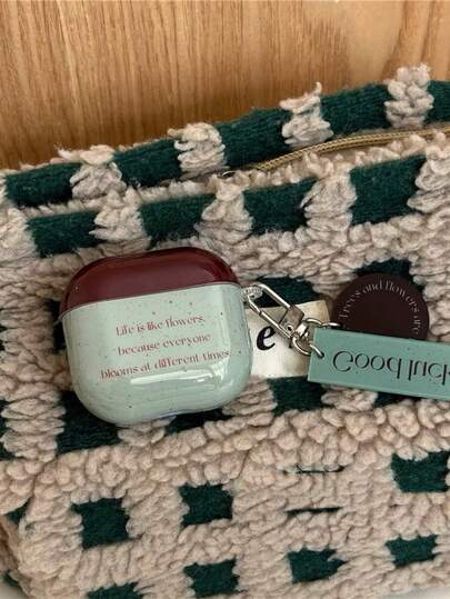 泼墨字母设计保护壳，适用于苹果无线蓝牙耳机，兼容 4/Pro/Pro 2/3，防震，简约风格。