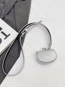 这款时尚迷你纯色PU腰包采用按扣设计，外观独特高端。它配有可调节肩带、零钱包和口红袋，非常适合购物、日常穿着和旅行。这款腰包散发着时尚艺术气息，有多种颜色可选，是任何场合的必备时尚单品。 - 迷你腰包 - 查看 4