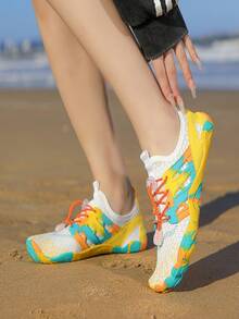 Youth Girls' Wide Footbed Yellow And White Beach Swimming Comfort Quick-Dry Non-Slip Lightweight Creek Shoes/Wading Shoes