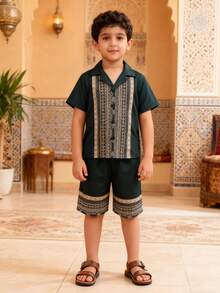 2 件套年轻男孩休闲运动数码印花开衫衬衫短袖和短裤套装，适合日常穿着和假期