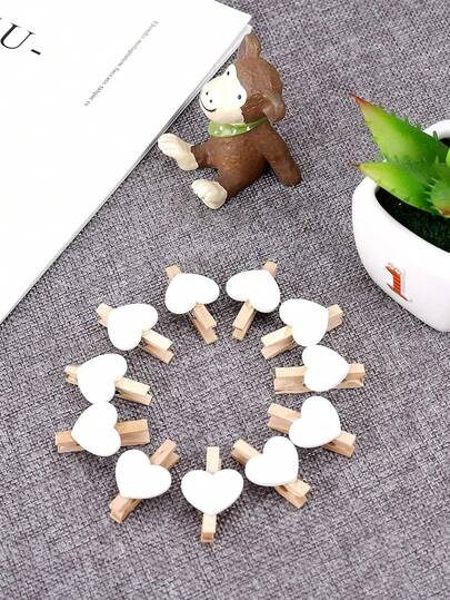 10/20/40/50/80/100/150/200/300/400pcs White Heart-Shaped Clips, White Mini Wooden Heart-Shaped Clothespins, Wooden Clothespins With Heart Pattern, Wooden Spring Photo Paper Clips, Home Wedding Valentine's Day Decor Clips, Bedding Drying Clips, Heart-Shaped Wooden Clothespins Photo Paper Mini Clips