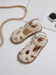 1 Pair Summer New Girls Sandals, Toddler/Kids Woven Closed Toe Soft Bottom Non-Slip Flat Beach Sandals - Beige - View 1