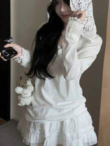 New For Spring/Autumn 2025: This Soft, Chic Cotton Bouillon Top With A Lace Hood Offers A Relaxed, Elegant Casual Look. Its Ruffled Cuffs Create A Flattering Silhouette, Making It Perfect For Everyday Wear, Cafe Work, Or Relaxing At Home. This Versatile, Unique Innerwear Offers A Flattering Silhouette, A Comfortable Fit, And A Sophisticated, Versatile Look. A Popular New Addition To Any Women's Fashion Collection. - trắng - Xem 5
