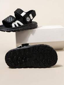 Sandales de sport d'été pour garçons, chaussures de plage pour enfants légères et respirantes à bout ouvert, fermeture ajustable à boucle et , semelle souple, convient pour le port quotidien décontracté en été - Noir - Voir 6