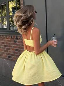 女士夏季纹理面料休闲性感镂空波西米亚度假风蕾丝边V领吊带露背短裙，适合日常外出、夏季海滩度假、约会、派对、情人节及其他节日穿着，优雅时尚。 - 黃色 - 查看 1