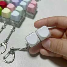 1个心形开关测试器钥匙扣 - 带键盘按钮的按压式指尖玩具，情人节减压感官钥匙扣 - 彩色 - 查看 3