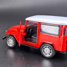 Mô hình xe địa hình hợp kim tỉ lệ 1:43, sơn màu sắc rực rỡ, trang trí xe hơi, xe đồ chơi 4WD thực tế, mô hình xe thu nhỏ độ chính xác cao, thích hợp cho bộ sưu tập văn hóa ô tô, trang trí bàn làm việc, trang trí không gian, bộ sưu tập sở thích của giới trẻ. - Nhiều màu - Xem 4