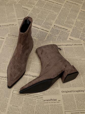 Khakifärgade ankelstövlar och korta stövlar för kvinnor, grova klackar 5 cm smala stövlar, bekväma Chelsea-stövlar med spetsig tå, mode 2025