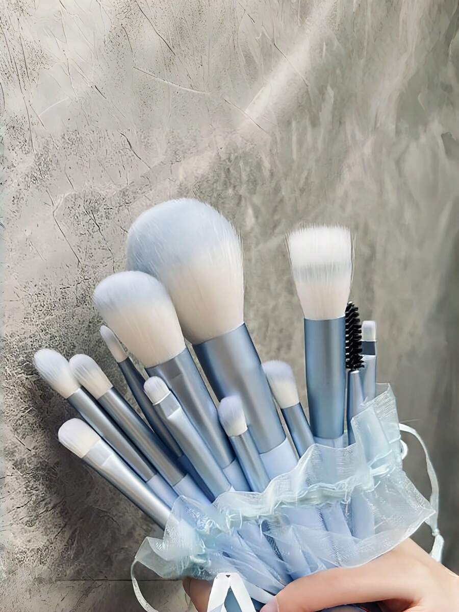 12件套粉色专业化妆刷套装，旅行送礼佳品，化妆刷套装，化妆刷组合，化妆刷套装，全套化妆工具，包含腮红刷、散粉刷、遮瑕刷、眼影刷等，化妆刷套装，全套化妆工具，化妆刷套装，全套化妆工具，化妆刷套装，化妆刷礼盒套装