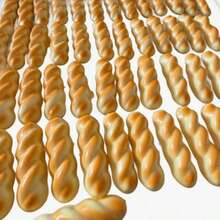 1pc Extremely Slow Sticky Toasted Bread, Birthday, Christmas Or Halloween Gift (Handmade, Some Simple Flaws Are Normal, Please Do Not Purchase If You Have Objections)