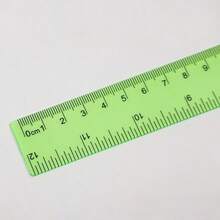 6/12支装 12英寸塑料尺 - 柔韧透明多色尺，适合开学季用品，带有厘米和英寸刻度，是教室、办公室、教师和学生的理想之选。办公及学习用品 - 彩色 - 查看 8