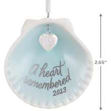 Hallmark Keepsake Adorno de Navidad 2023, corazón recordado, Regalo conmemorativo de Concha de almeja(Multicolor) - Multicolor - Ver 3