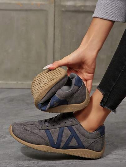 Women's Fashion Skateboard Shoes, Multi-Stripe Color Block Lace-Up Low-Top Thick Sole Sneakers, Casual Versatile Outdoor Sports Shoes