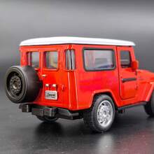 Mô hình xe địa hình hợp kim tỉ lệ 1:43, sơn màu sắc rực rỡ, trang trí xe hơi, xe đồ chơi 4WD thực tế, mô hình xe thu nhỏ độ chính xác cao, thích hợp cho bộ sưu tập văn hóa ô tô, trang trí bàn làm việc, trang trí không gian, bộ sưu tập sở thích của giới trẻ. - Nhiều màu - Xem 3