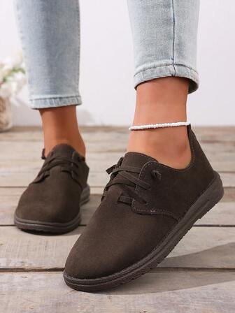 Enfärgade unisex kontorsskor med kors och slip-on-mönster, mångsidiga plattskor för vår och höst