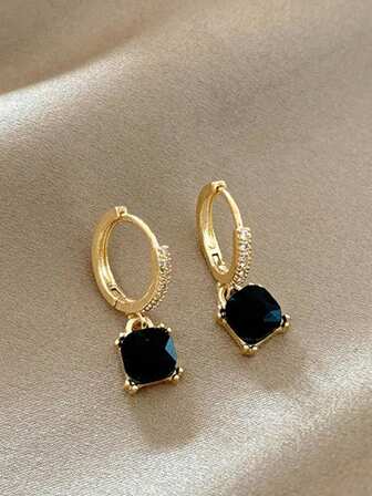 1 Pair Elegant Black Square Zirconia Earrings For Women, Fashionable Minimalist Luxury Hoop Earrings, Suitable For Autumn/Winter