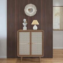 1 Rolle dunkle braune Holzstreifen Vinyl Tapete, ablösbar und einfach zu installieren, selbstklebende Wandaufkleber, geeignet für Raumdekoration in Schlafzimmer, Wohnzimmer, Esszimmer, TV-Hintergrund, Dekoration von Schreibtisch, Schrank, DIY Möbelrenovierung, 45CM*500/300/100CM