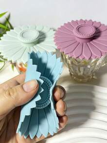 3 Peças Tampa de Copo de Silicone Girassol, Acessórios de Bebida e Chá, Tampa de Silicone Reutilizável Multifuncional à Prova de Poeira e Vazamento para Copos, Copos de Café e Chá, Adequado para Uso no Escritório e Carro - Multicolorido - Visão 5