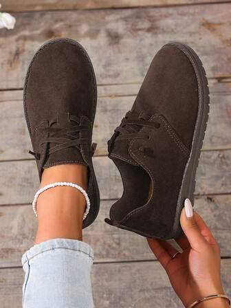 Enfärgade unisex kontorsskor med kors och slip-on-mönster, mångsidiga plattskor för vår och höst