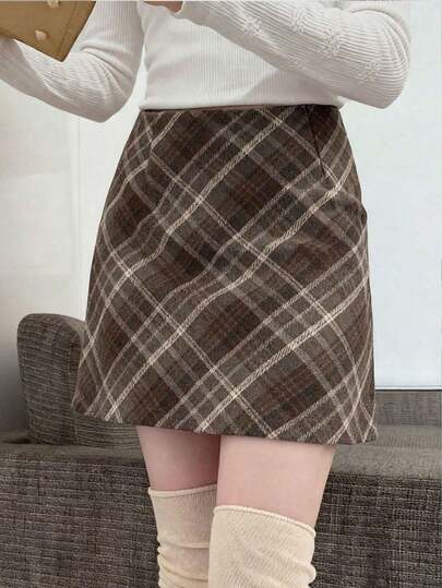 休闲复古格子迷你裙，随机裁剪，秋季款