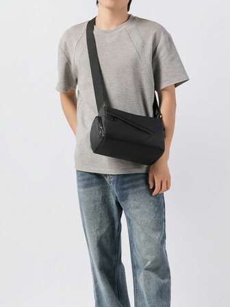 1ชิ้น กระเป๋าสะพายข้างไนลอนผู้ชาย, กระเป๋าไนลอนทรงสี่เหลี่ยมพร้อมสายสะพายไหล่ปรับได้, ทนทานต่อรอยขีดข่วน, สามารถใส่หนังสือเดินทาง, เงินสด, บัตรประชาชน, บัตรเครดิต, น้ำหนักเบาและพกพาสะดวก, เหมาะสำหรับเดินทาง/ออกไปเที่ยวพักผ่อน, ดีไซน์สีพื้น, สามารถเป็นของขวัญให้แฟนได้