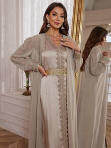 两件套女士V领无袖蕾丝优雅开衩连衣裙，配可拆卸腰带和阿拉伯风格长袖外套 - 杏色 - 查看 3