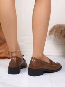 Mocassins marron rétro de style britannique pour femmes, chaussures plates avec semelles épaisses, chaussures Oxford décontractées, convenant aux bureaux, campus et occasions formelles, chaussures à lacets classiques pour le printemps et l'automne. - Tabac - Voir 5