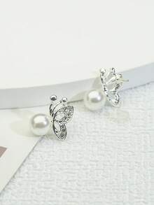 一套女士首饰套装，共3件，包括项链和耳环，仿珍珠蝴蝶造型，镶嵌仿钻，简约优雅可爱浪漫风格，适合派对、节日、庆典、日常佩戴，是完美的生日礼物。 - 白色 - 查看 6