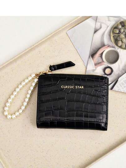 Porte-monnaie pliant style coréen minimaliste à texture de crocodile avec fausse perle et chaîne. Portefeuille pour femmes, petit portefeuille, portefeuille mignon, porte-poignet, porte-monnaie, mini portefeuille, sacs à main pour femmes, portefeuille pour dames