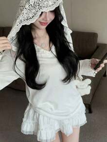 New For Spring/Autumn 2025: This Soft, Chic Cotton Bouillon Top With A Lace Hood Offers A Relaxed, Elegant Casual Look. Its Ruffled Cuffs Create A Flattering Silhouette, Making It Perfect For Everyday Wear, Cafe Work, Or Relaxing At Home. This Versatile, Unique Innerwear Offers A Flattering Silhouette, A Comfortable Fit, And A Sophisticated, Versatile Look. A Popular New Addition To Any Women's Fashion Collection. - trắng - Xem 4